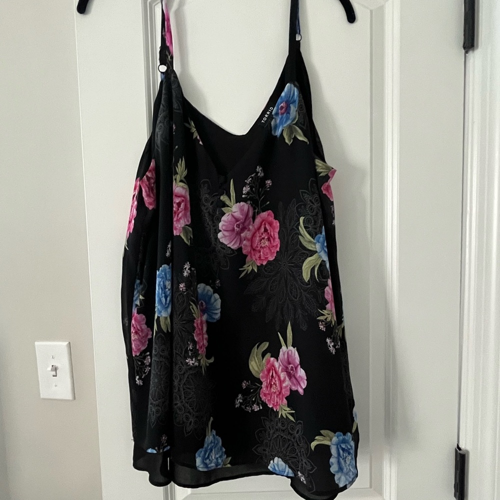 Torrid black floral cami size 2